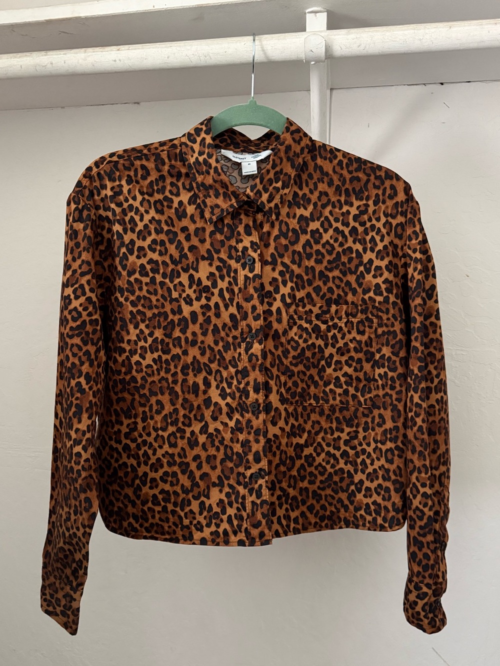Bundle 3 for 50% Off Old Navy Leopard Print The Cropped Shirt